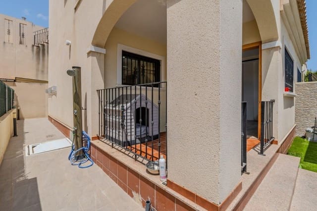 3 sovrum Radhus till salu i Aguas Nuevas, Torrevieja med pool - 305 000 € (Ref: 10011480)