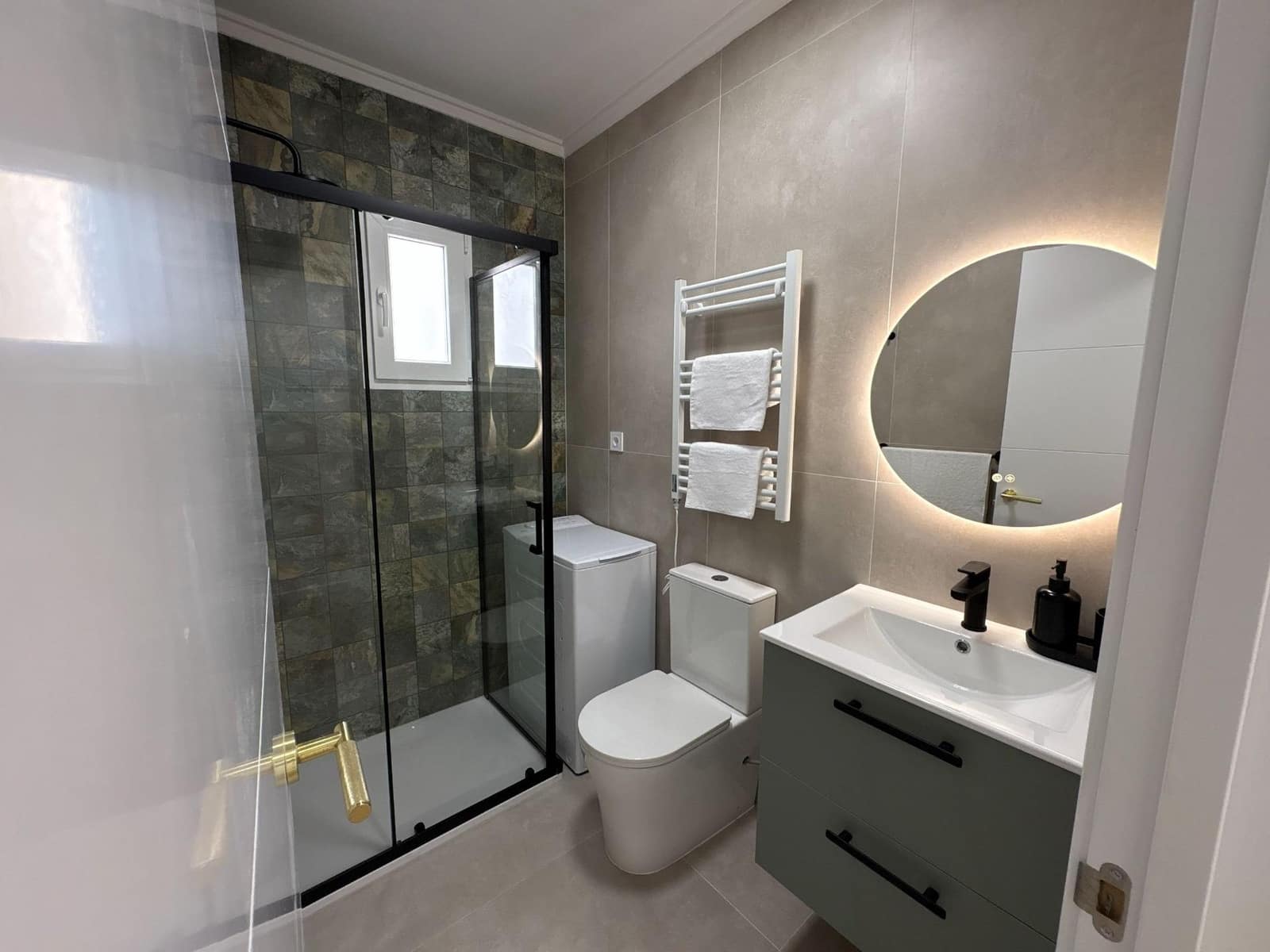 2 soveværelse Lejlighed til salg i Torrevieja med swimmingpool - € 199.000 (Ref: 10013356)