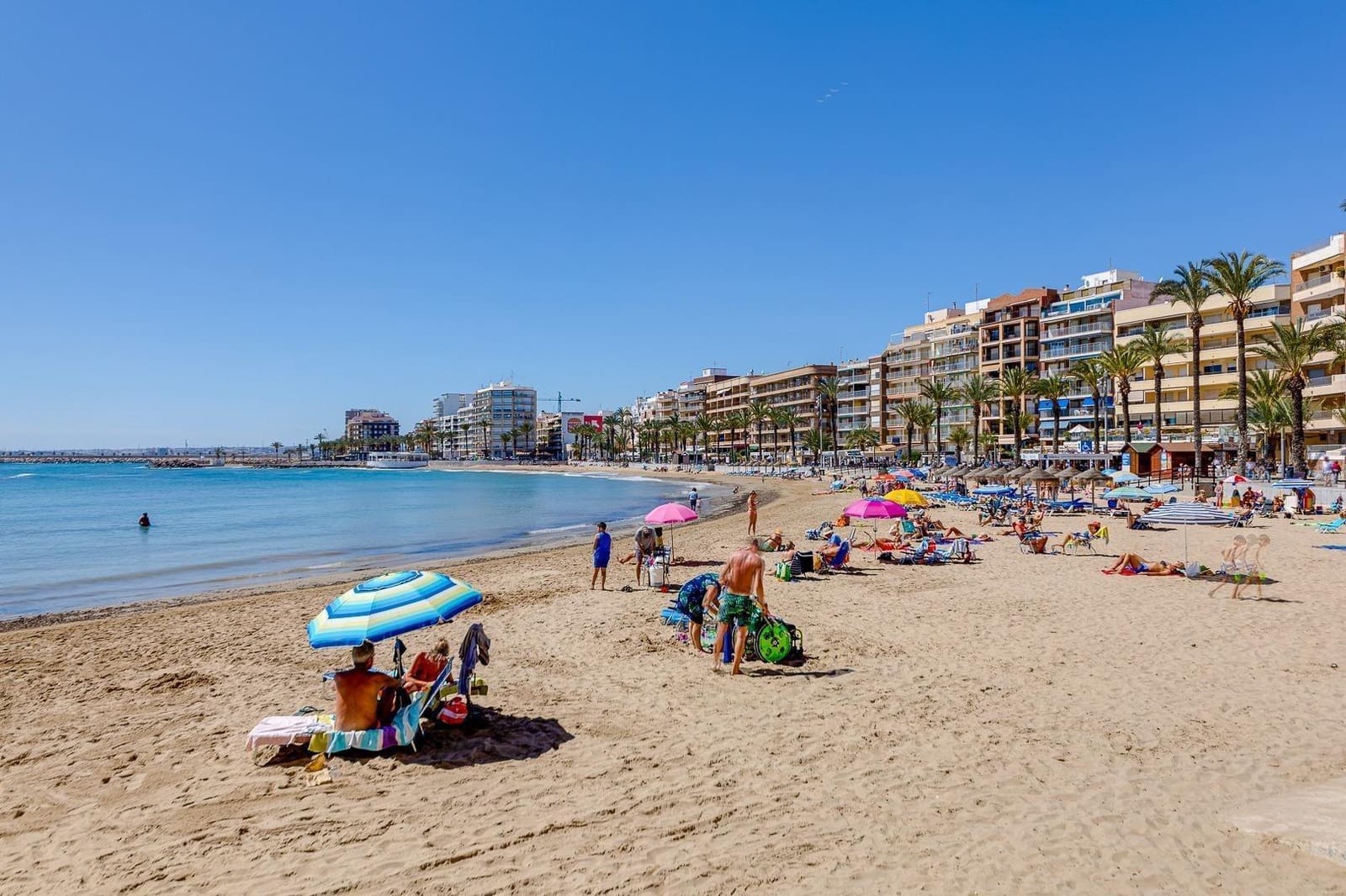 2 soveværelse Lejlighed til salg i Torrevieja med swimmingpool - € 199.000 (Ref: 10013356)