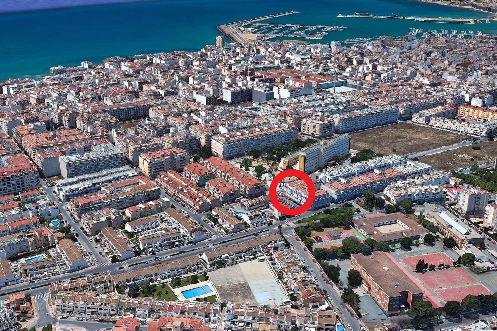 2 soveværelse Lejlighed til salg i Torrevieja med swimmingpool - € 199.000 (Ref: 10013356)