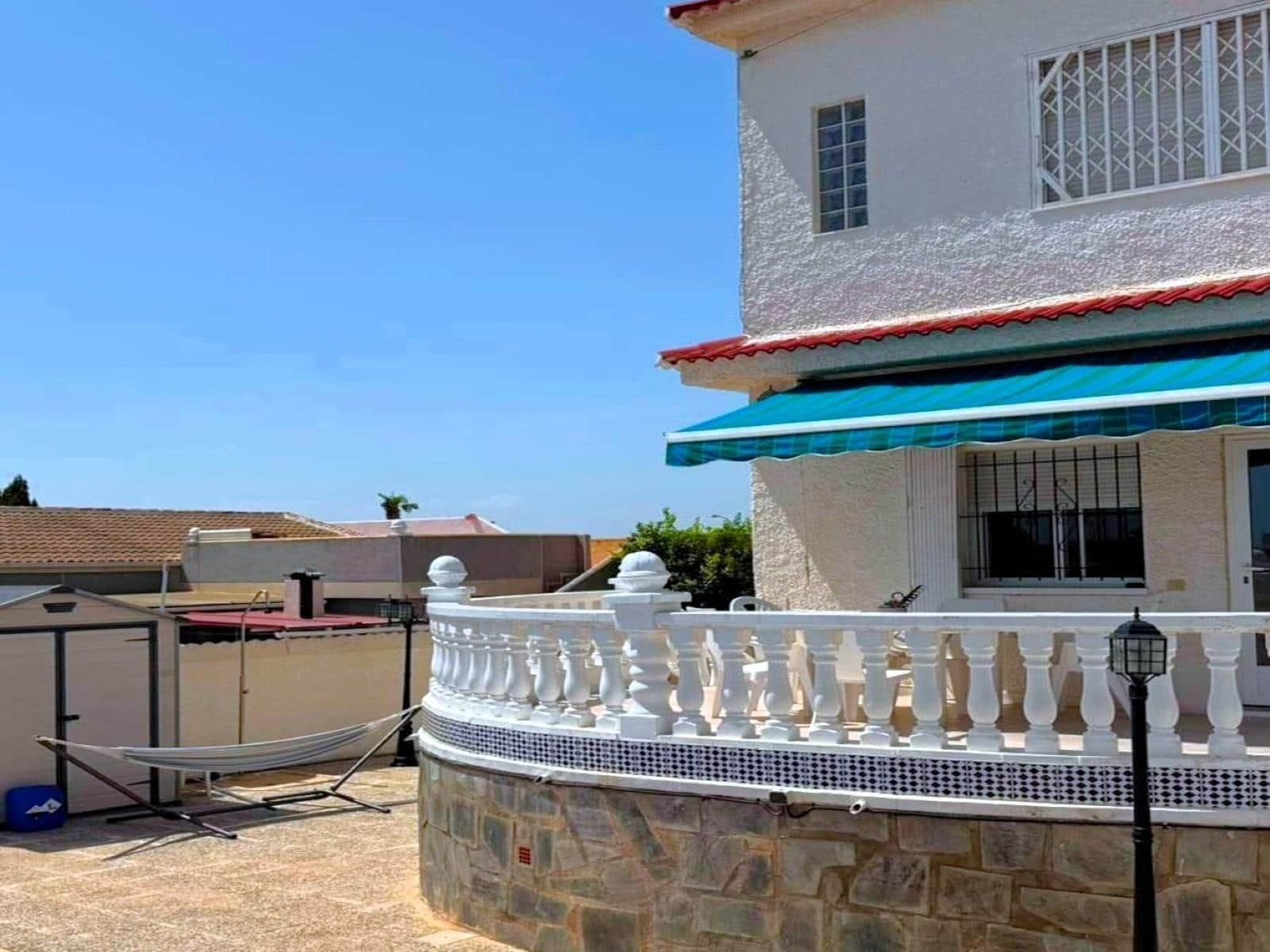5 sypialnia Dom blizniak na sprzedaż w El Chaparral z basenem garażem - 345 000 € (Ref: 10018555)