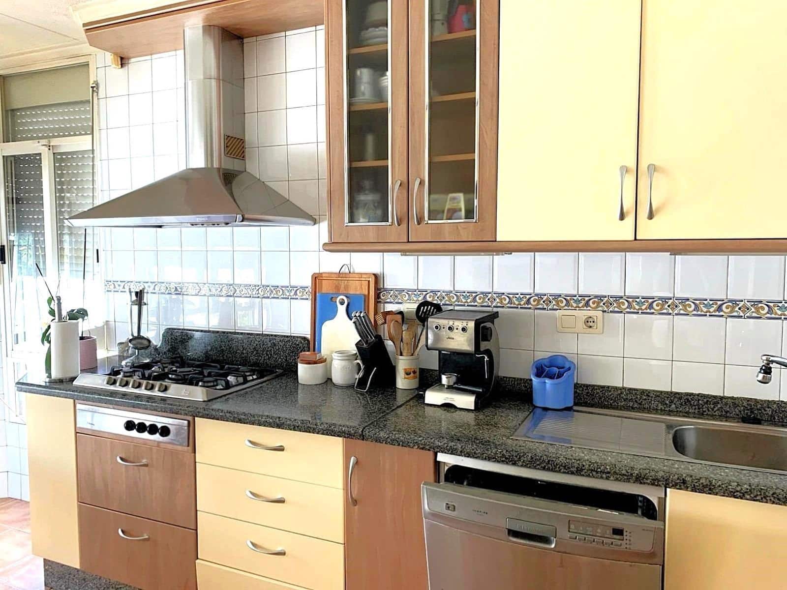 5 sypialnia Dom blizniak na sprzedaż w El Chaparral z basenem garażem - 345 000 € (Ref: 10018555)