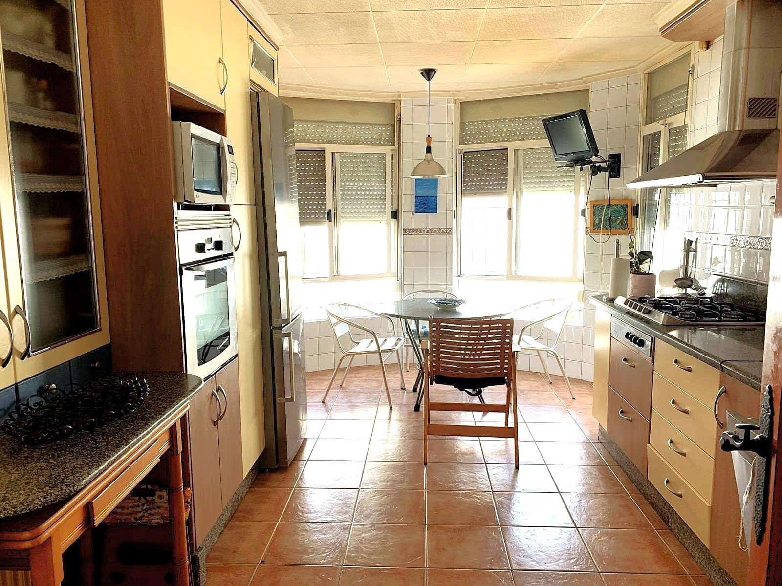 5 sypialnia Dom blizniak na sprzedaż w El Chaparral z basenem garażem - 345 000 € (Ref: 10018555)