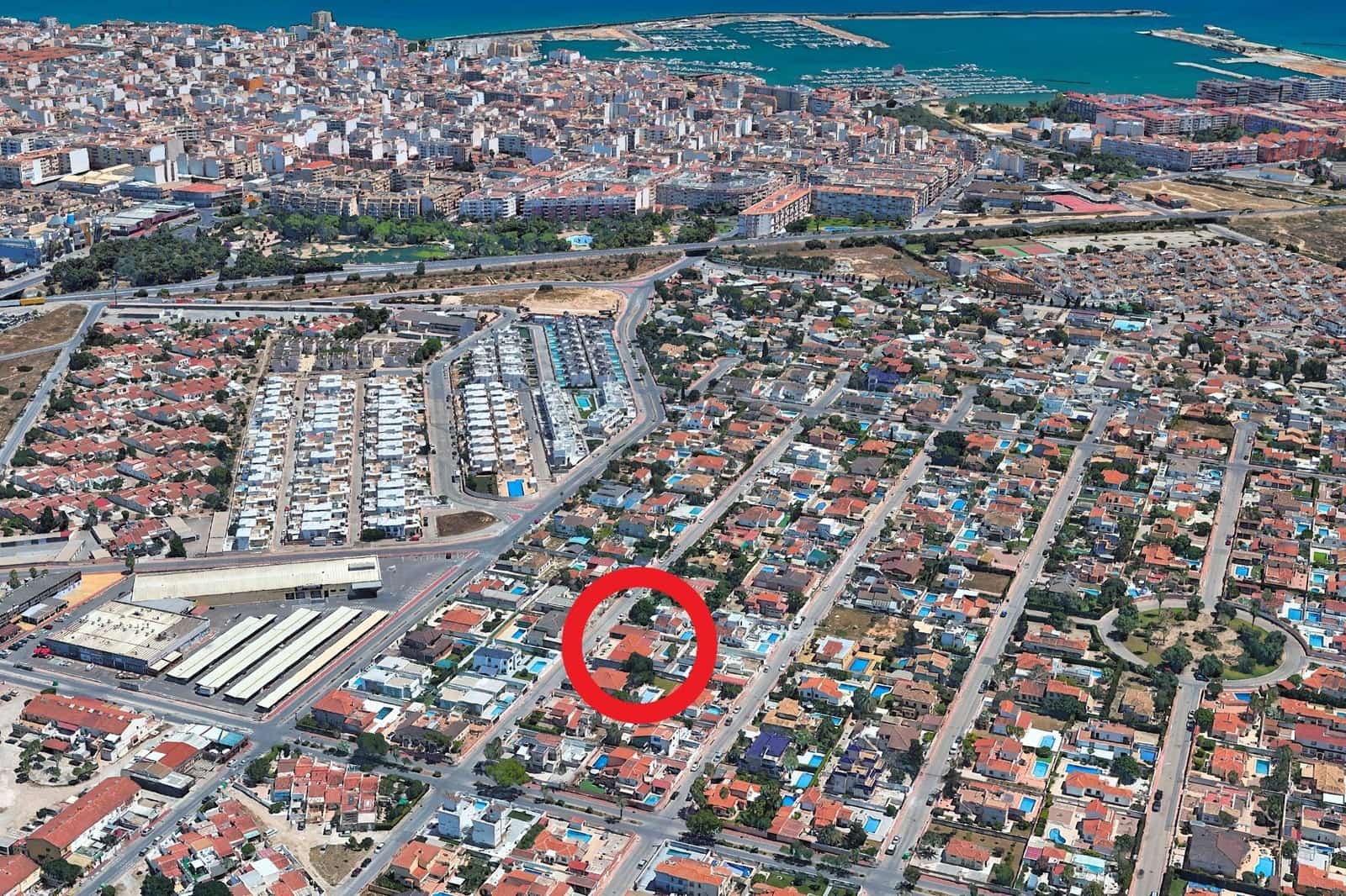 4 chambre Villa/Maison à vendre à Torrevieja avec piscine garage - 530 000 € (Ref: 10022496)