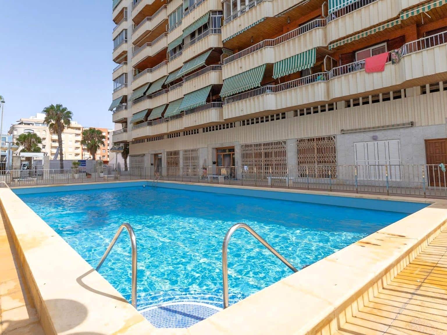 Apartamento de 3 habitaciones en Torrevieja en venta con piscina - 249.900 € (Ref: 10024157)