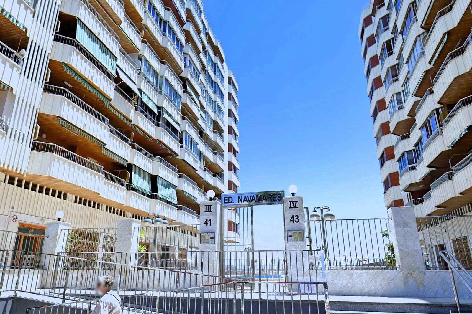 Apartamento de 3 habitaciones en Torrevieja en venta con piscina - 249.900 € (Ref: 10024157)