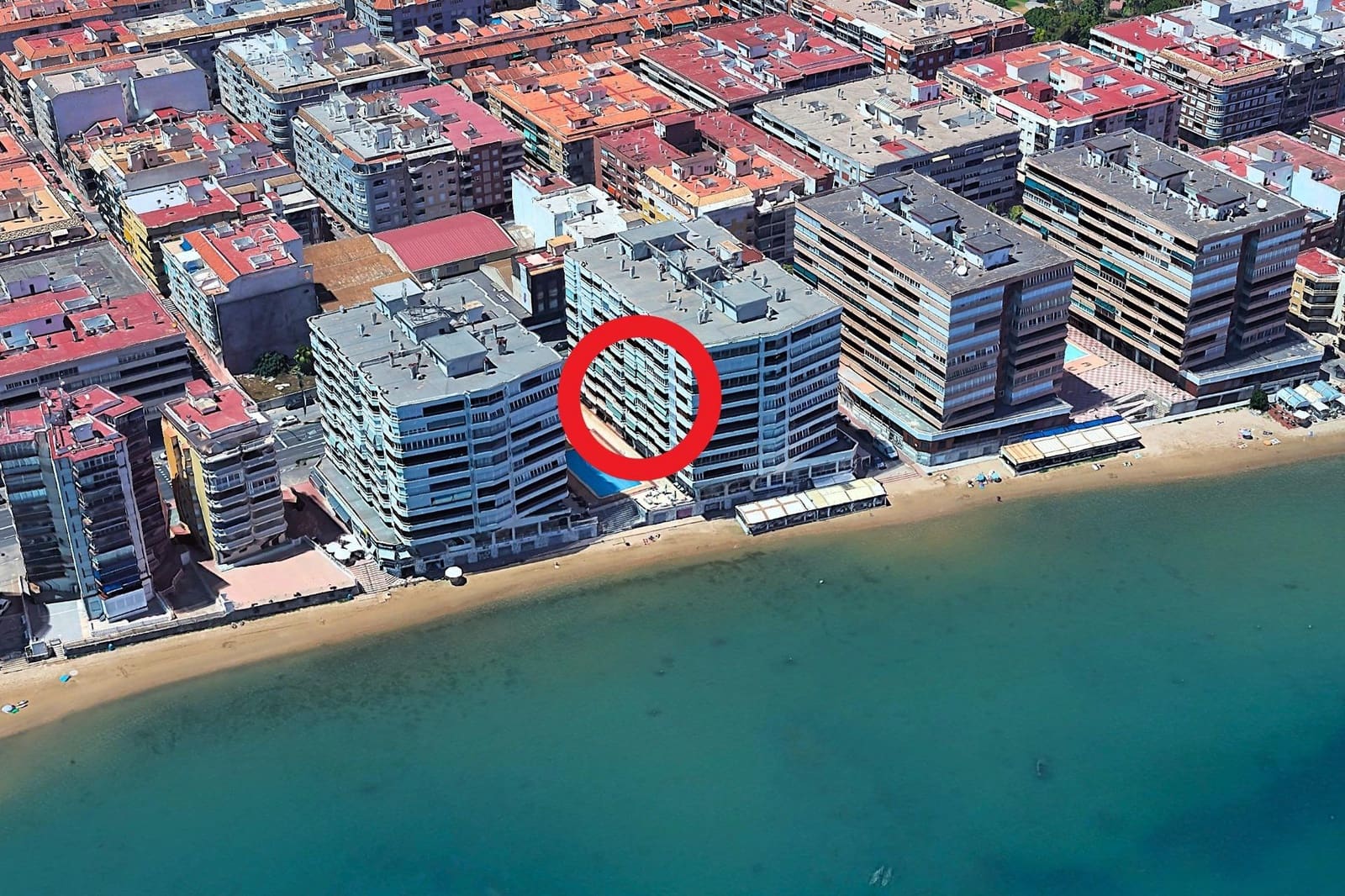 Apartamento de 3 habitaciones en Torrevieja en venta con piscina - 249.900 € (Ref: 10024157)