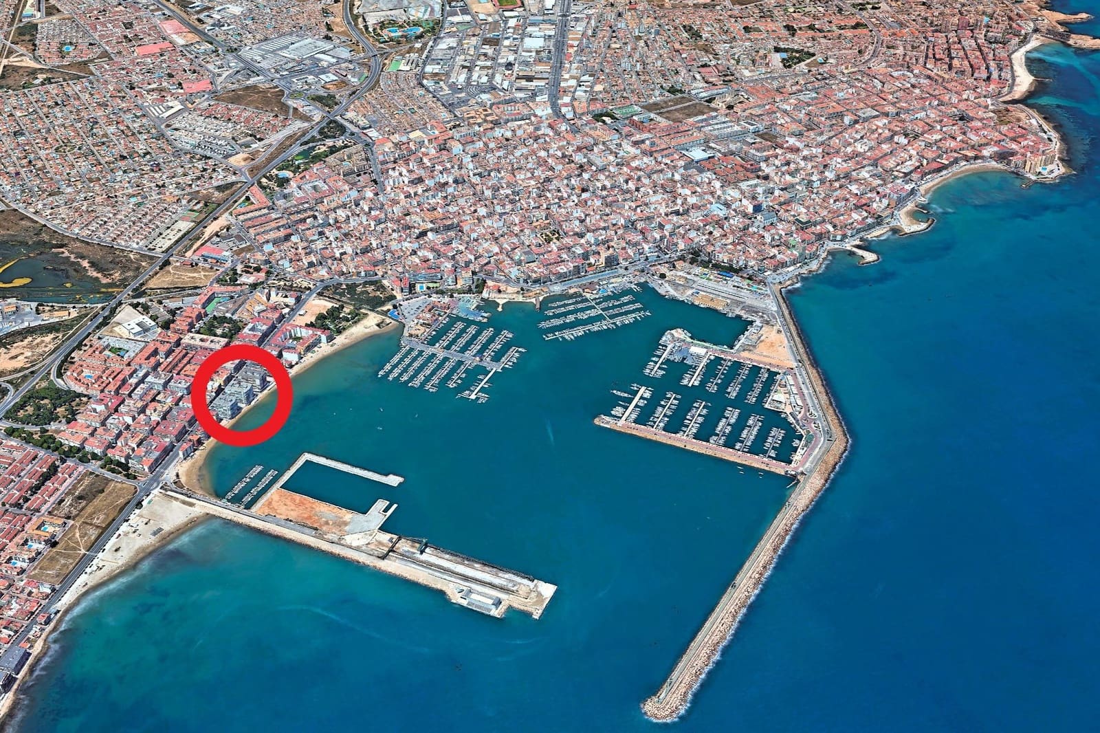 Apartamento de 3 habitaciones en Torrevieja en venta con piscina - 249.900 € (Ref: 10024157)