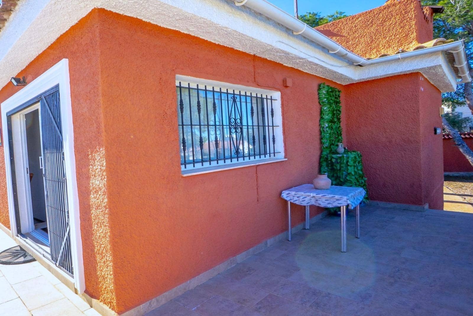 4 chambre Villa/Maison à vendre à Torrevieja avec piscine garage - 499 000 € (Ref: 10027344)