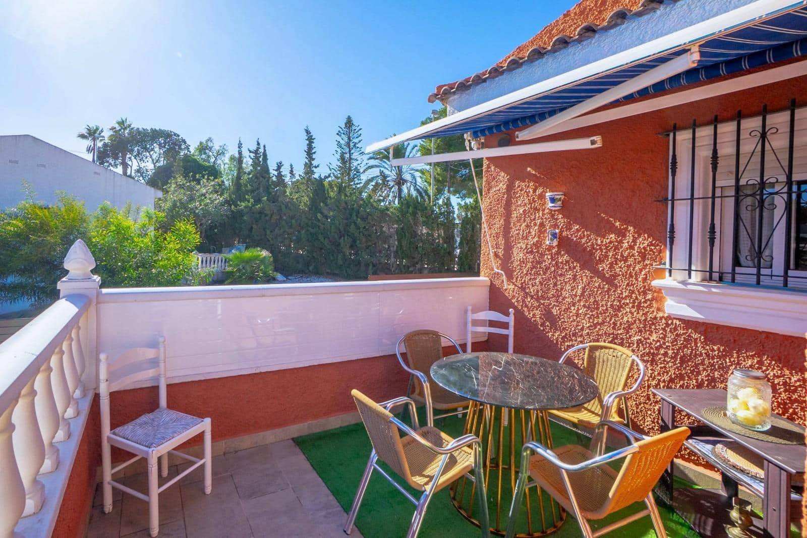 4 chambre Villa/Maison à vendre à Torrevieja avec piscine garage - 499 000 € (Ref: 10027344)