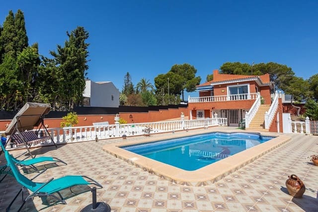 4 chambre Villa/Maison à vendre à Los Balcones - Los Altos, Torrevieja avec piscine garage - 499 000 € (Ref: 10027344)