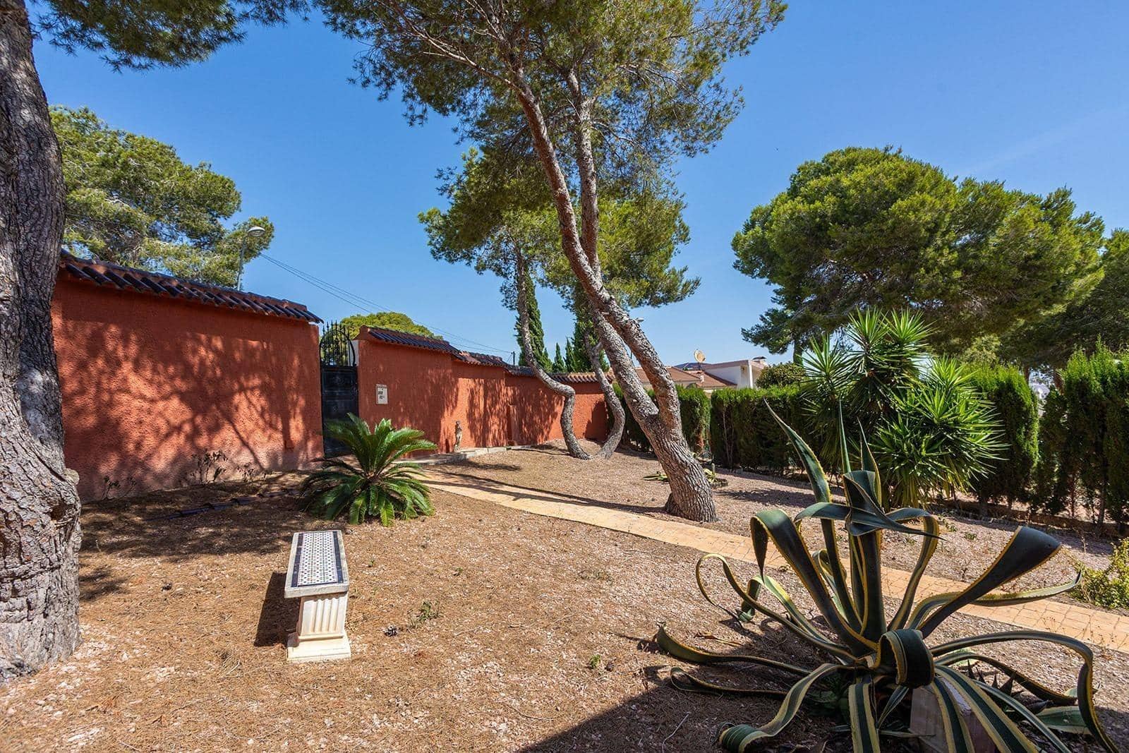 4 chambre Villa/Maison à vendre à Torrevieja avec piscine garage - 499 000 € (Ref: 10027344)