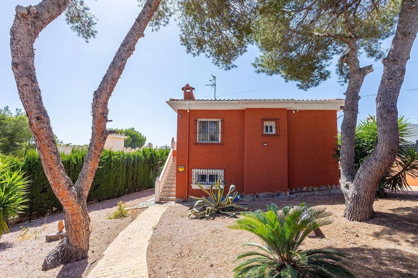 4 chambre Villa/Maison à vendre à Torrevieja avec piscine garage - 499 000 € (Ref: 10027344)
