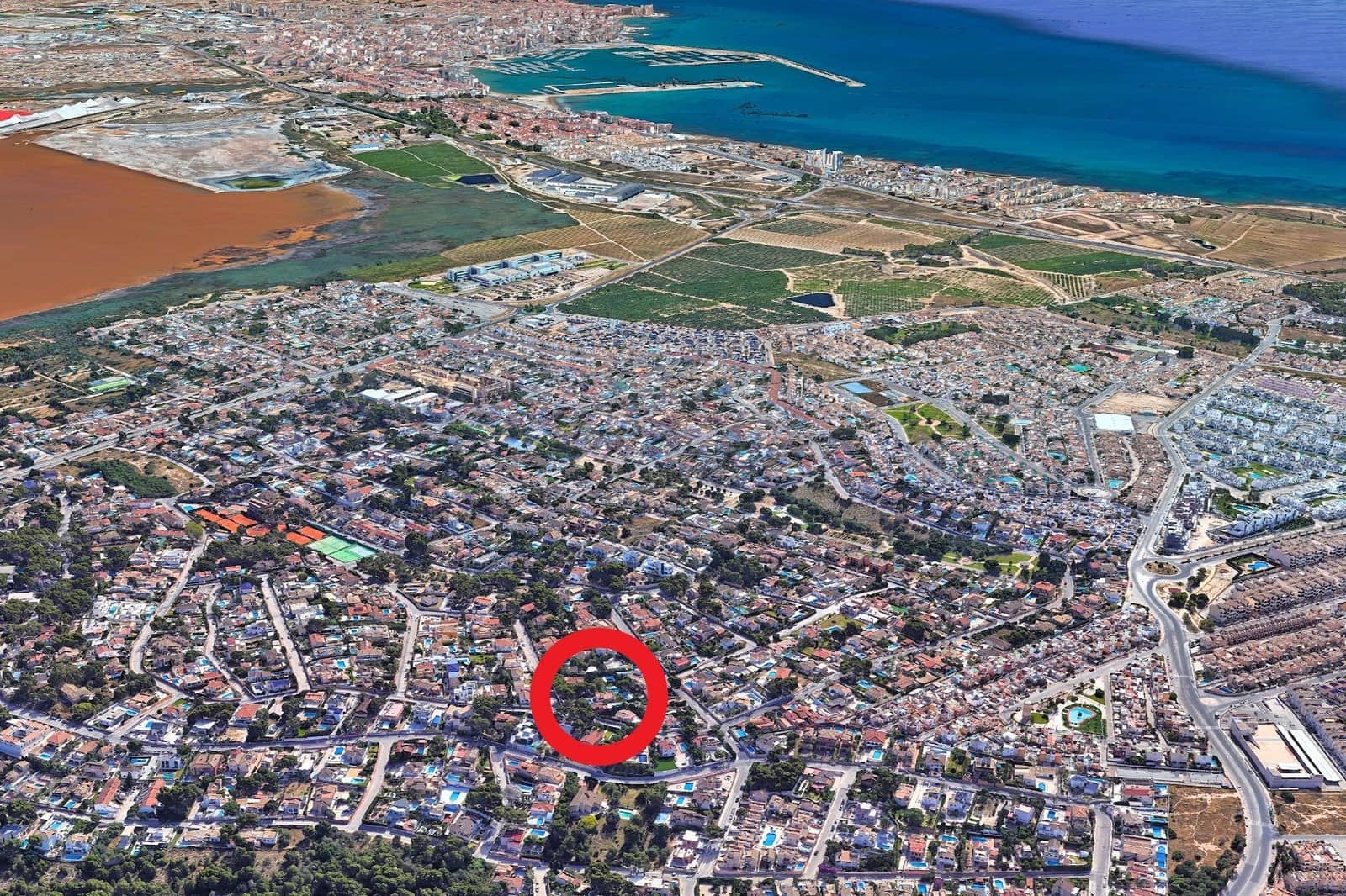 4 chambre Villa/Maison à vendre à Torrevieja avec piscine garage - 499 000 € (Ref: 10027344)