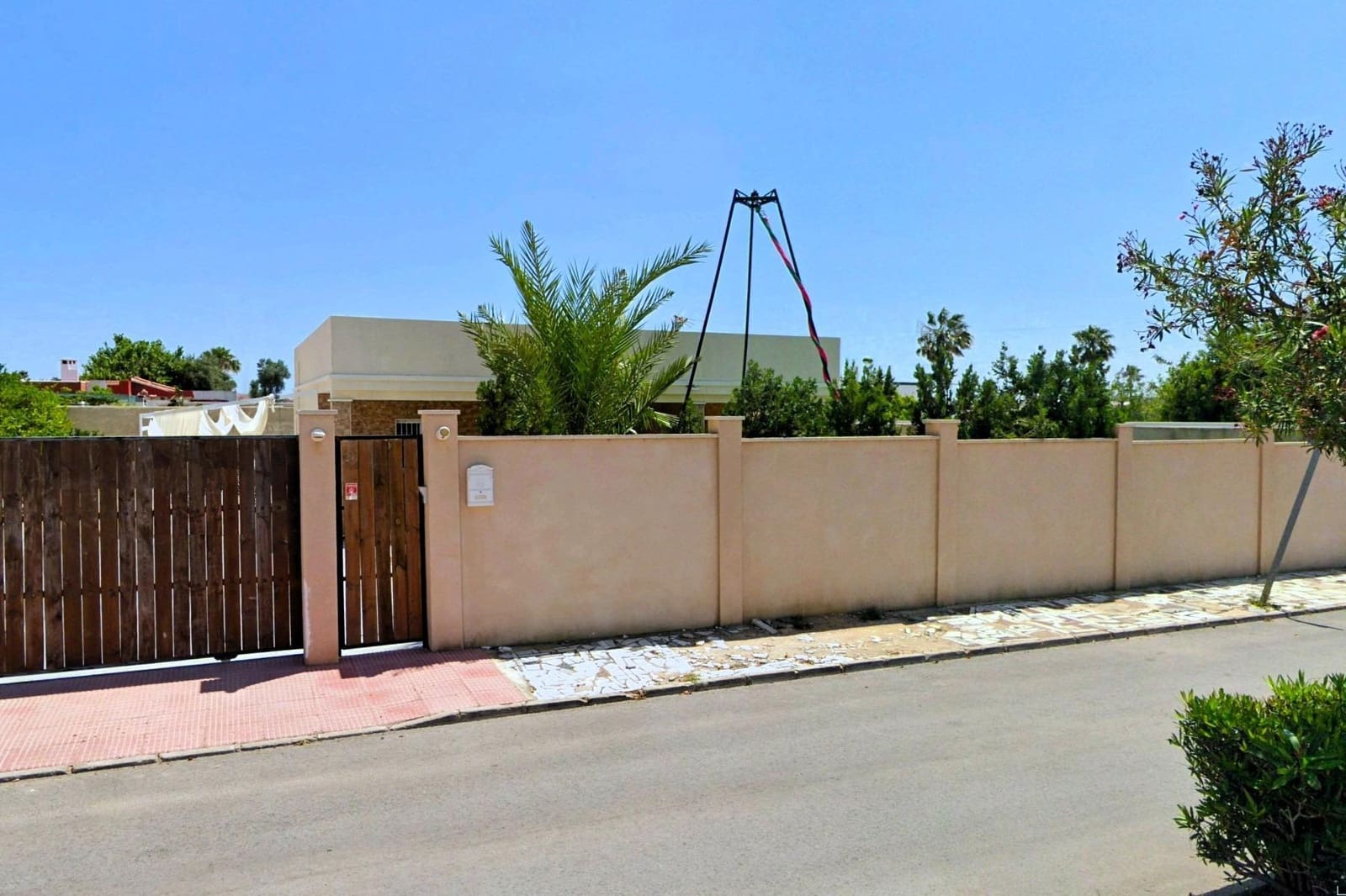 3 soverom Villa til salgs i Torrevieja med svømmebasseng garasje - € 410 000 (Ref: 10029437)