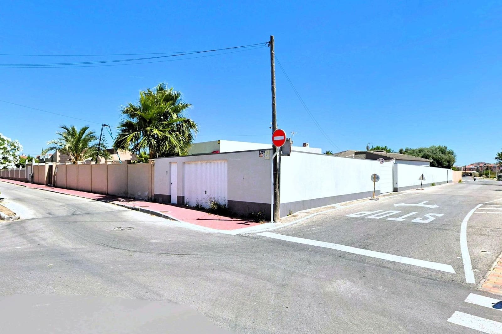 3 soverom Villa til salgs i Torrevieja med svømmebasseng garasje - € 410 000 (Ref: 10029437)
