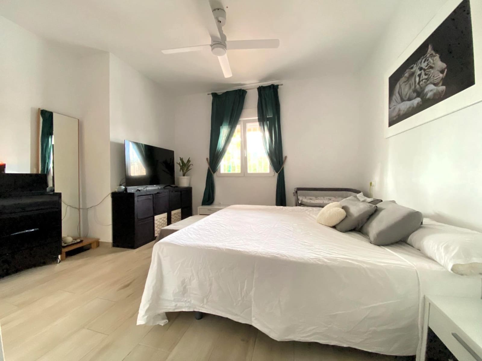3 soverom Villa til salgs i Torrevieja med svømmebasseng garasje - € 410 000 (Ref: 10029437)