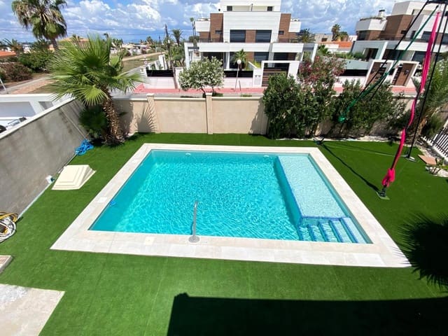 3 soverom Villa til salgs i El Chaparral - La Siesta - La Torreta, Torrevieja med svømmebasseng garasje - € 410 000 (Ref: 10029437)