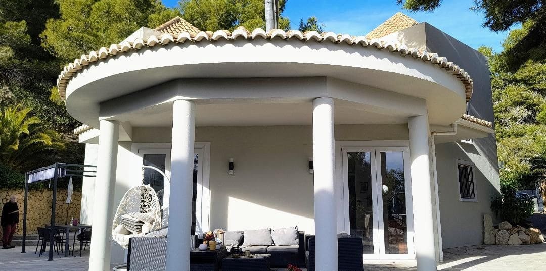 4 makuuhuone Huvila myytävänä paikassa Callosa d'En Sarria mukana uima-altaan - 523 950 € (Ref: 10030565)