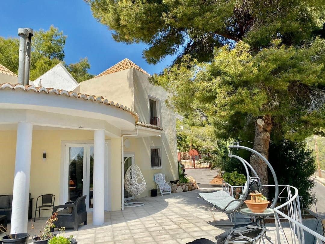 4 makuuhuone Huvila myytävänä paikassa Callosa d'En Sarria mukana uima-altaan - 523 950 € (Ref: 10030565)