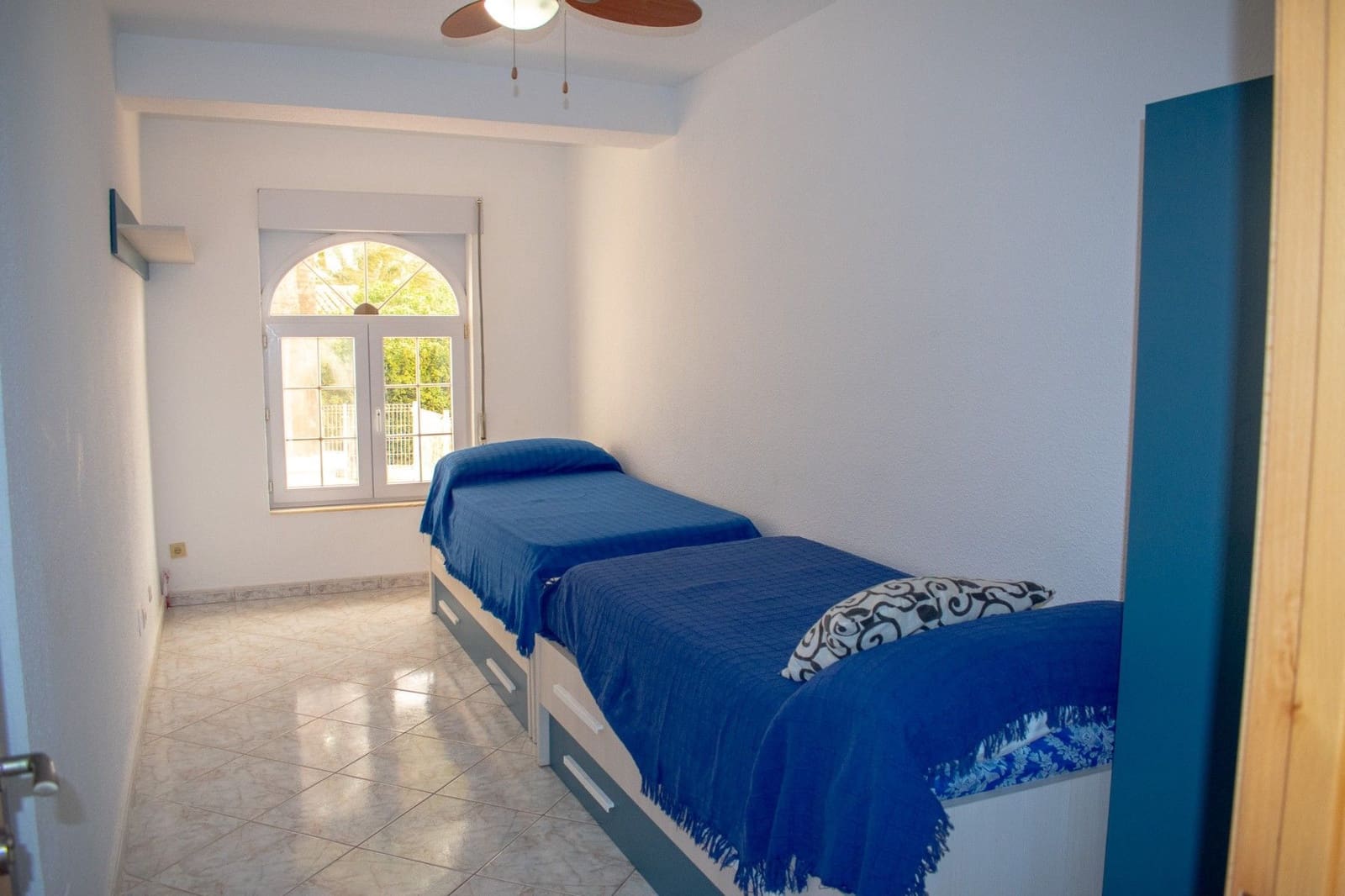 Chalet de 7 habitaciones en La Manga del Mar Menor en venta con piscina garaje - 990.000 € (Ref: 10030566)