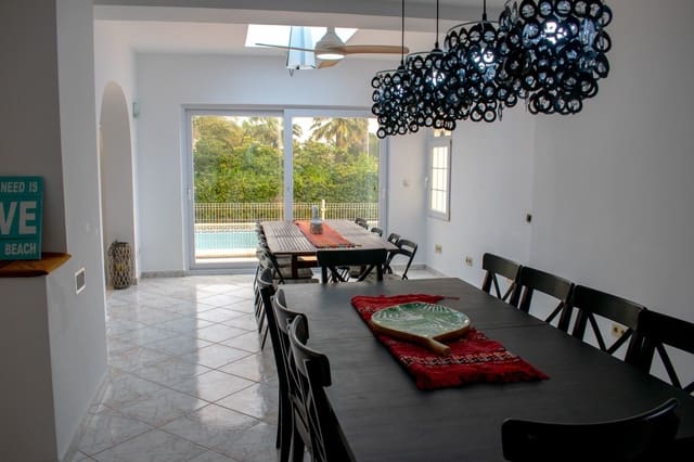 Chalet de 7 habitaciones en La Manga del Mar Menor en venta con piscina garaje - 990.000 € (Ref: 10030566)
