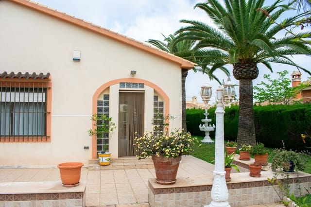 3 slaapkamer Halfvrijstaande villa te koop in Lomas de Cabo Roig - Los Dolses, Orihuela met zwembad garage - € 790.000 (Ref: 10030567)
