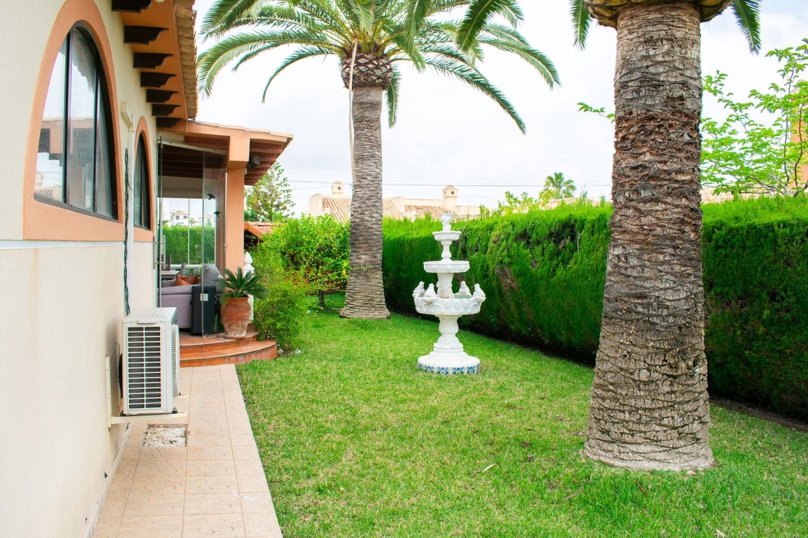 Pareado de 3 habitaciones en Orihuela Costa en venta con piscina garaje - 790.000 € (Ref: 10030567)