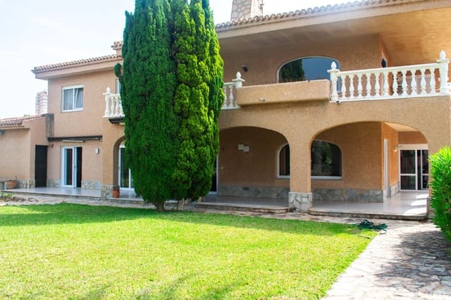 3 bedroom Villa for sale in La Manga del Mar Menor with pool garage - € 1,490,000 (Ref: 10030568)