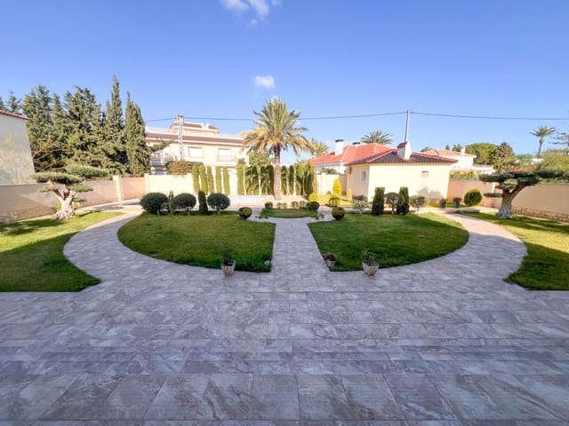 11 slaapkamer Villa te koop in Cabo Roig, Orihuela met zwembad - € 1.800.000 (Ref: 10030572)