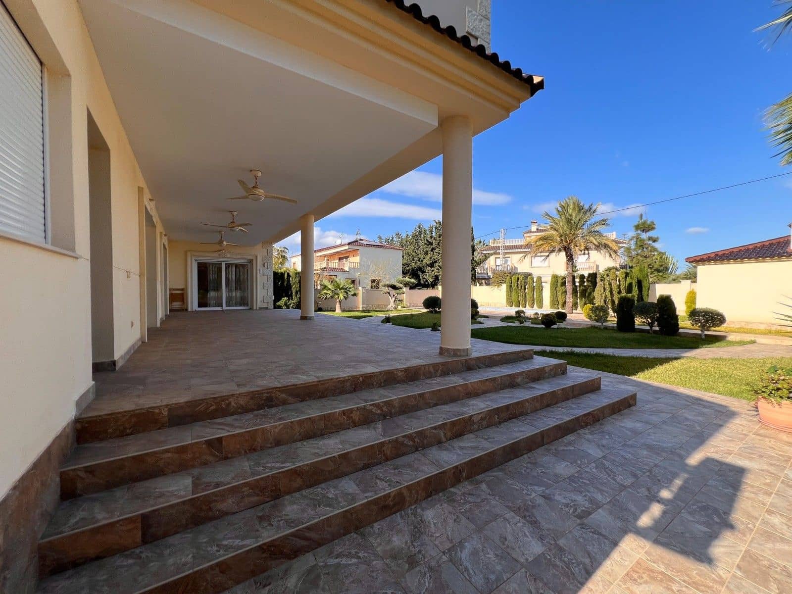 11 bedroom Villa for sale in Cabo Roig with pool - € 1,800,000 (Ref: 10030572)