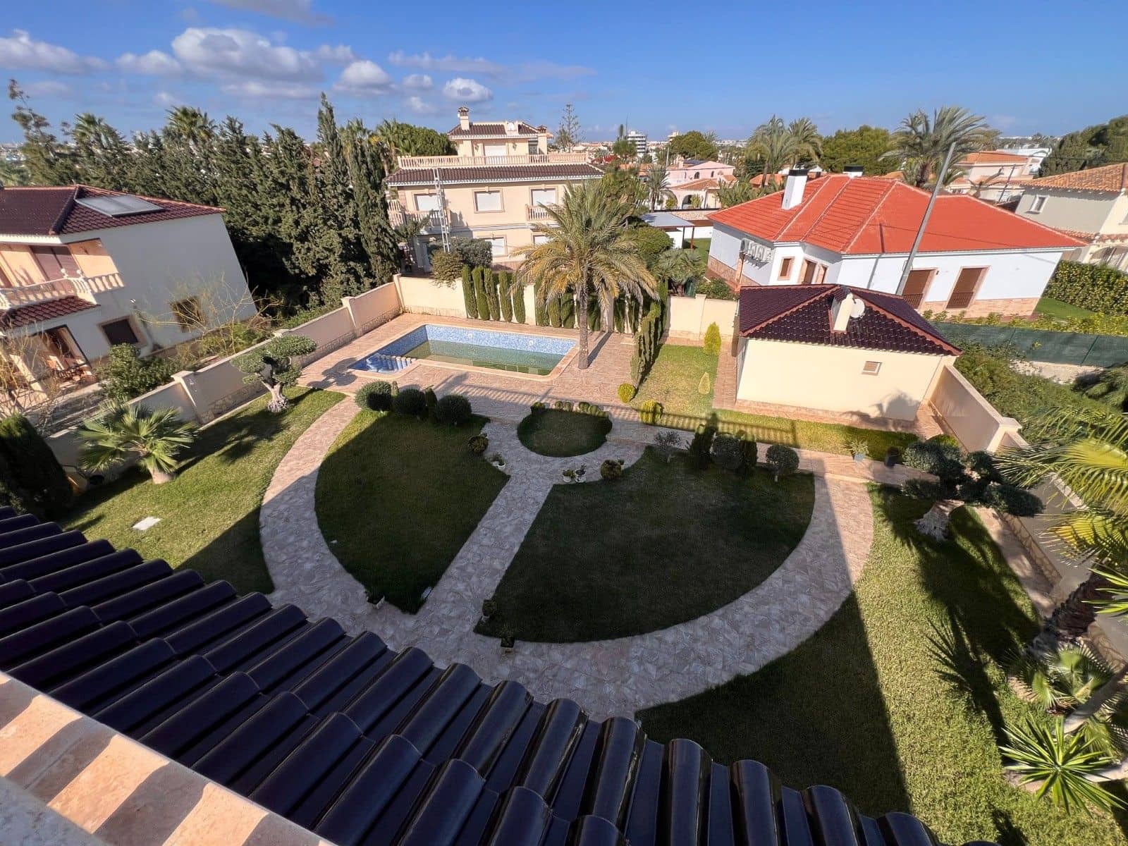 11 bedroom Villa for sale in Cabo Roig with pool - € 1,800,000 (Ref: 10030572)