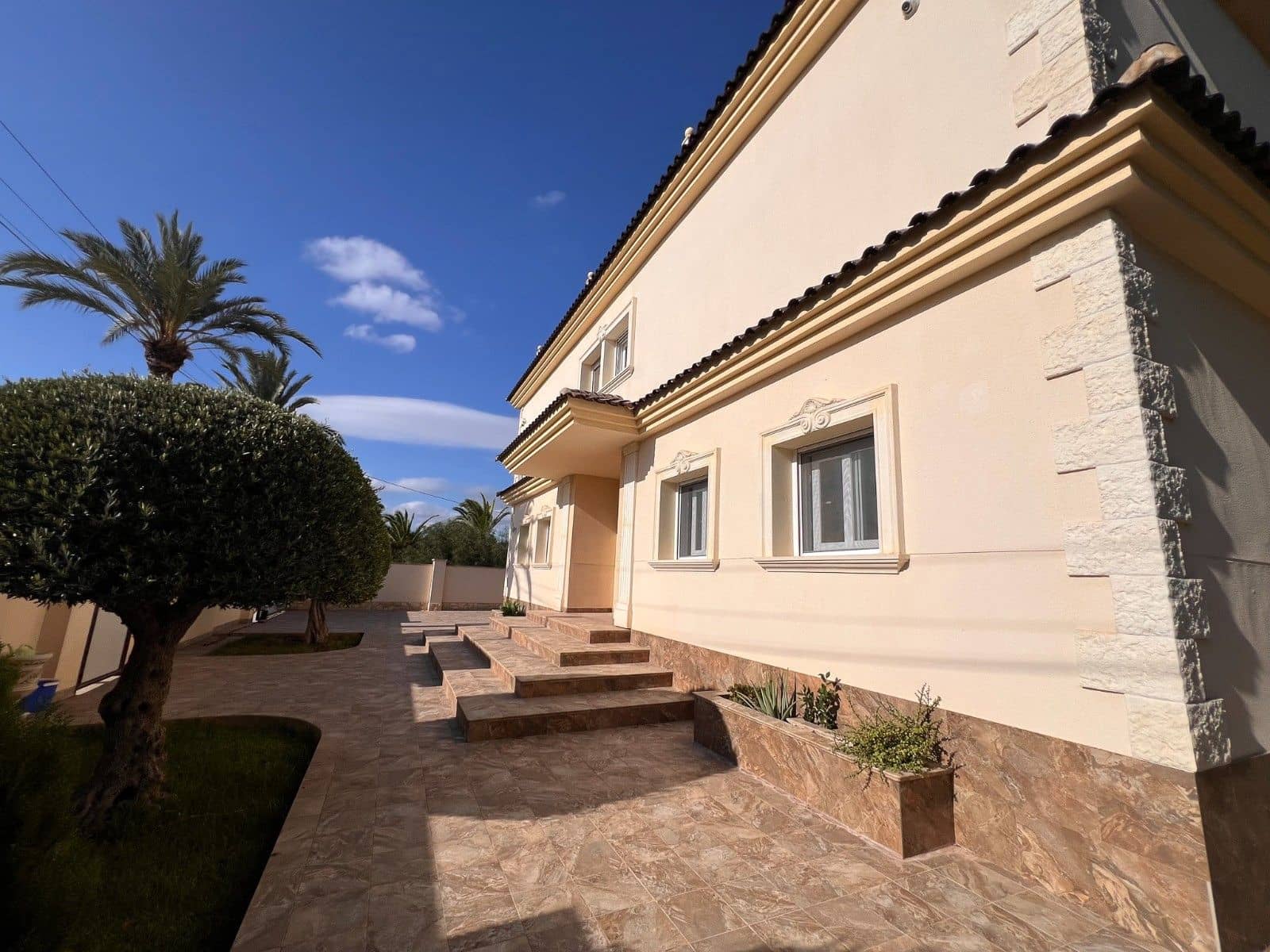 11 bedroom Villa for sale in Cabo Roig with pool - € 1,800,000 (Ref: 10030572)