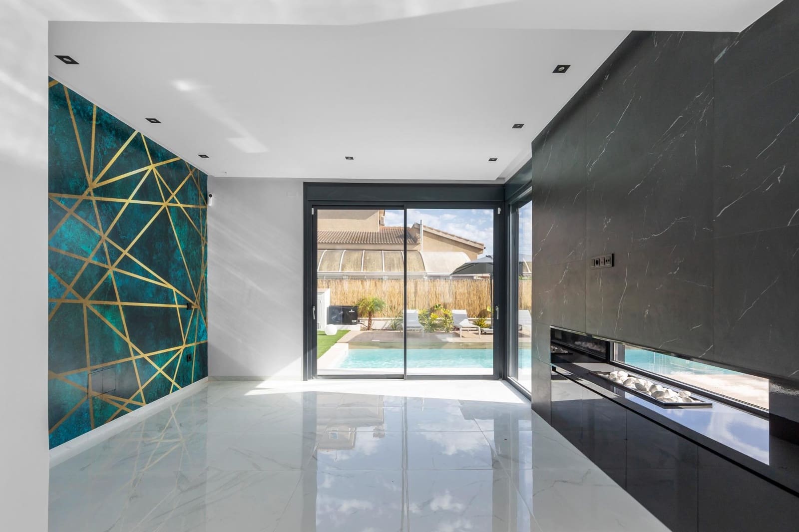 3 soveværelse Villa til salg i Torrevieja med swimmingpool - € 699.900 (Ref: 10030576)