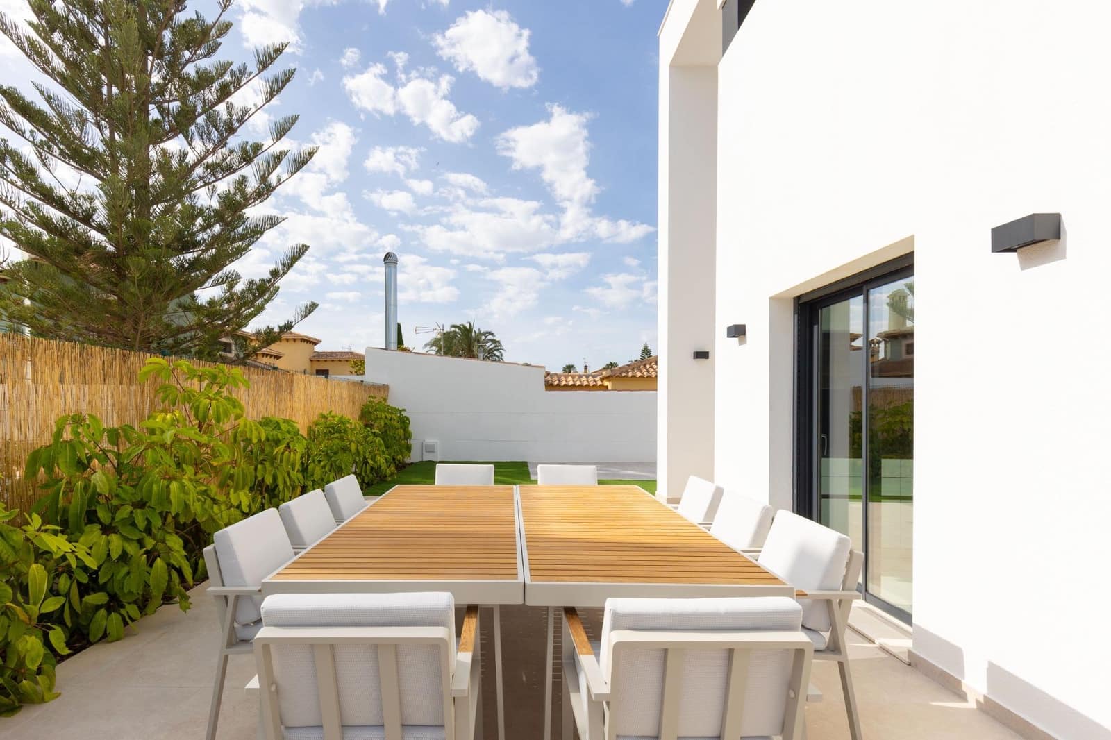 3 soveværelse Villa til salg i Torrevieja med swimmingpool - € 699.900 (Ref: 10030576)