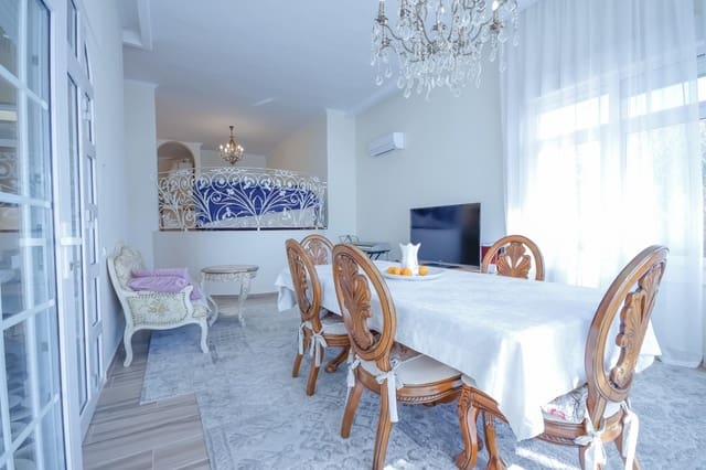 5 bedroom Villa for sale in Dehesa de Campoamor, Orihuela with pool garage - € 990,000 (Ref: 10030577)