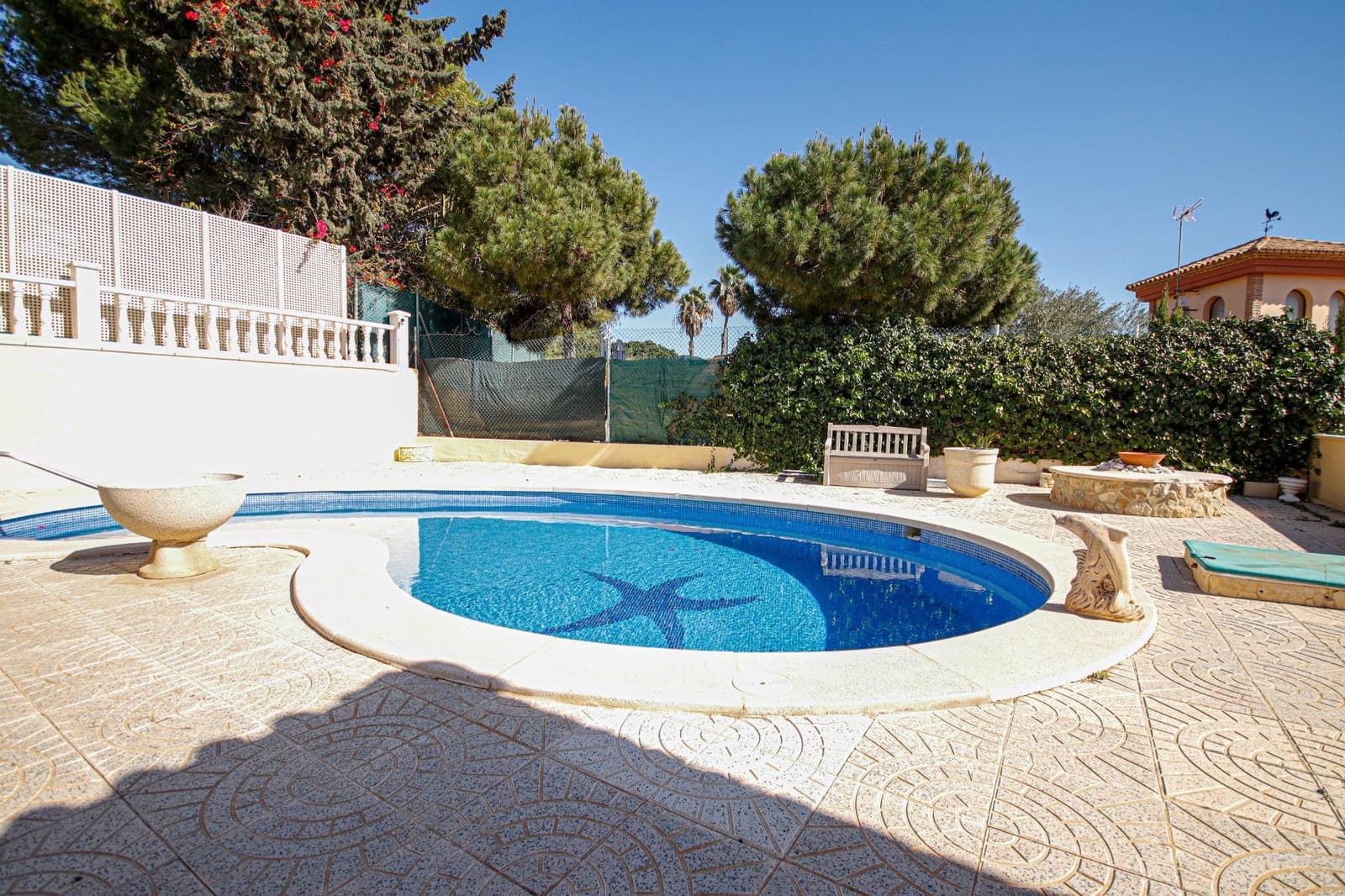 5 bedroom Villa for sale in Campoamor with pool garage - € 990,000 (Ref: 10030577)