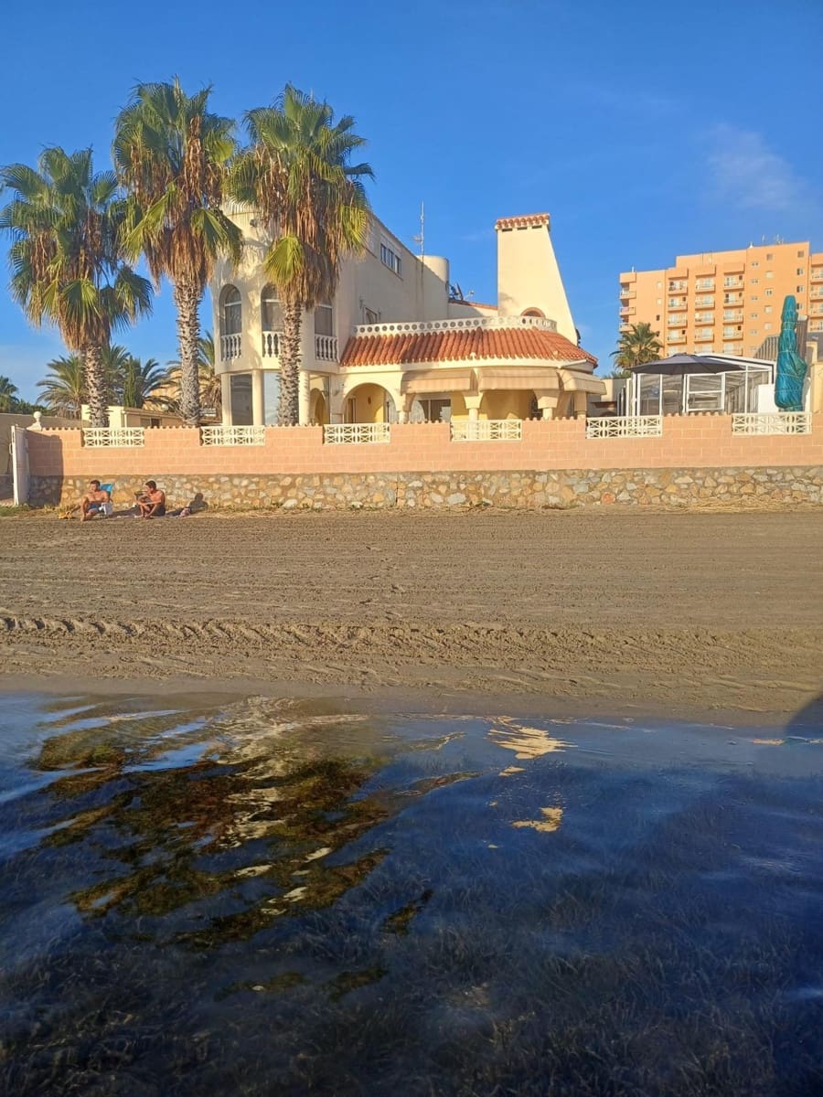 7 bedroom Villa for sale in La Manga del Mar Menor with pool garage - € 800,000 (Ref: 10030580)