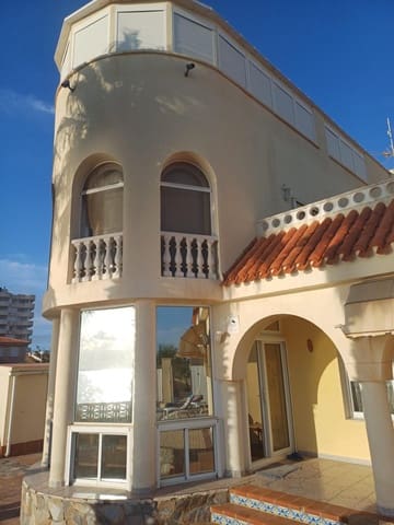 7 bedroom Villa for sale in La Manga del Mar Menor with pool garage - € 800,000 (Ref: 10030580)