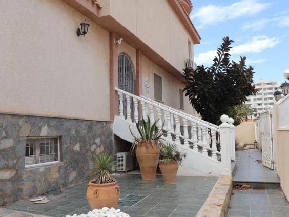 4 soverom Villa til salgs i La Manga del Mar Menor med svømmebasseng garasje - € 700 000 (Ref: 10030581)