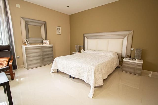 6 bedroom Villa for sale in Albir, Alfaz del Pi / L'Alfàs del Pi with pool garage - € 2,100,000 (Ref: 10030582)