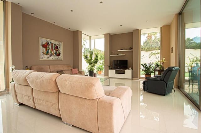 6 bedroom Villa for sale in Albir, Alfaz del Pi / L'Alfàs del Pi with pool garage - € 2,100,000 (Ref: 10030582)