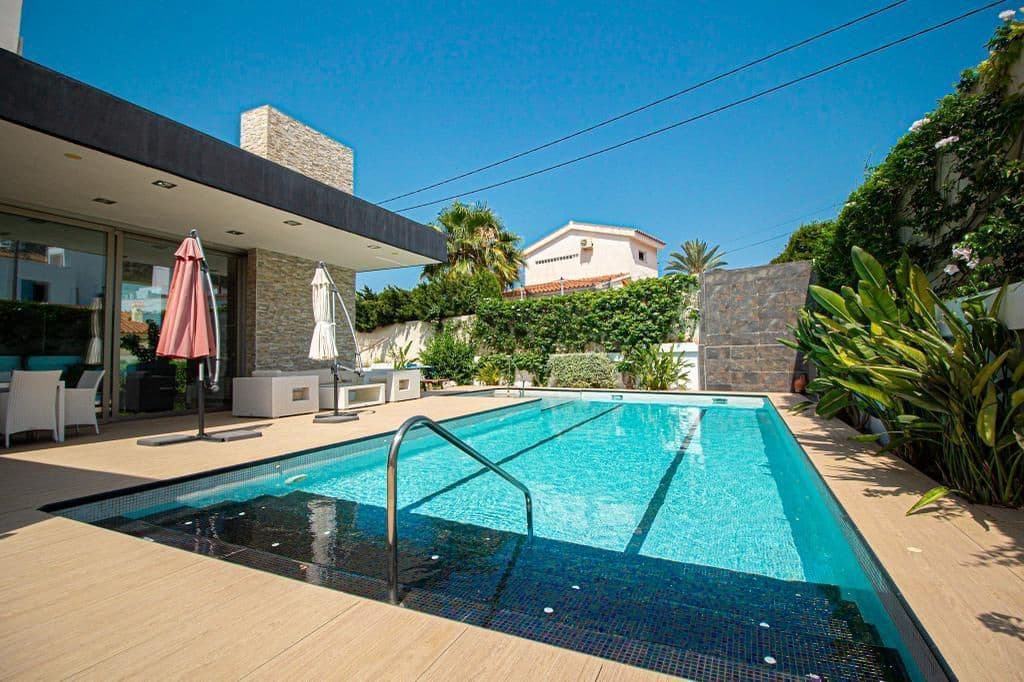 6 bedroom Villa for sale in Albir with pool garage - € 2,100,000 (Ref: 10030582)