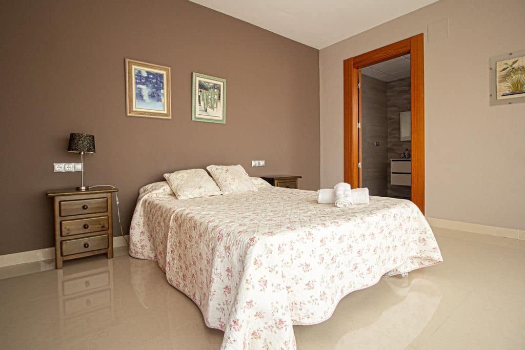 6 bedroom Villa for sale in Albir with pool garage - € 2,100,000 (Ref: 10030582)
