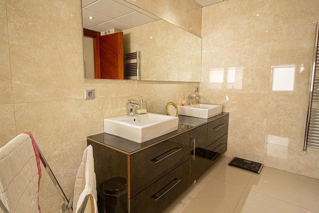 6 bedroom Villa for sale in Albir with pool garage - € 2,100,000 (Ref: 10030582)