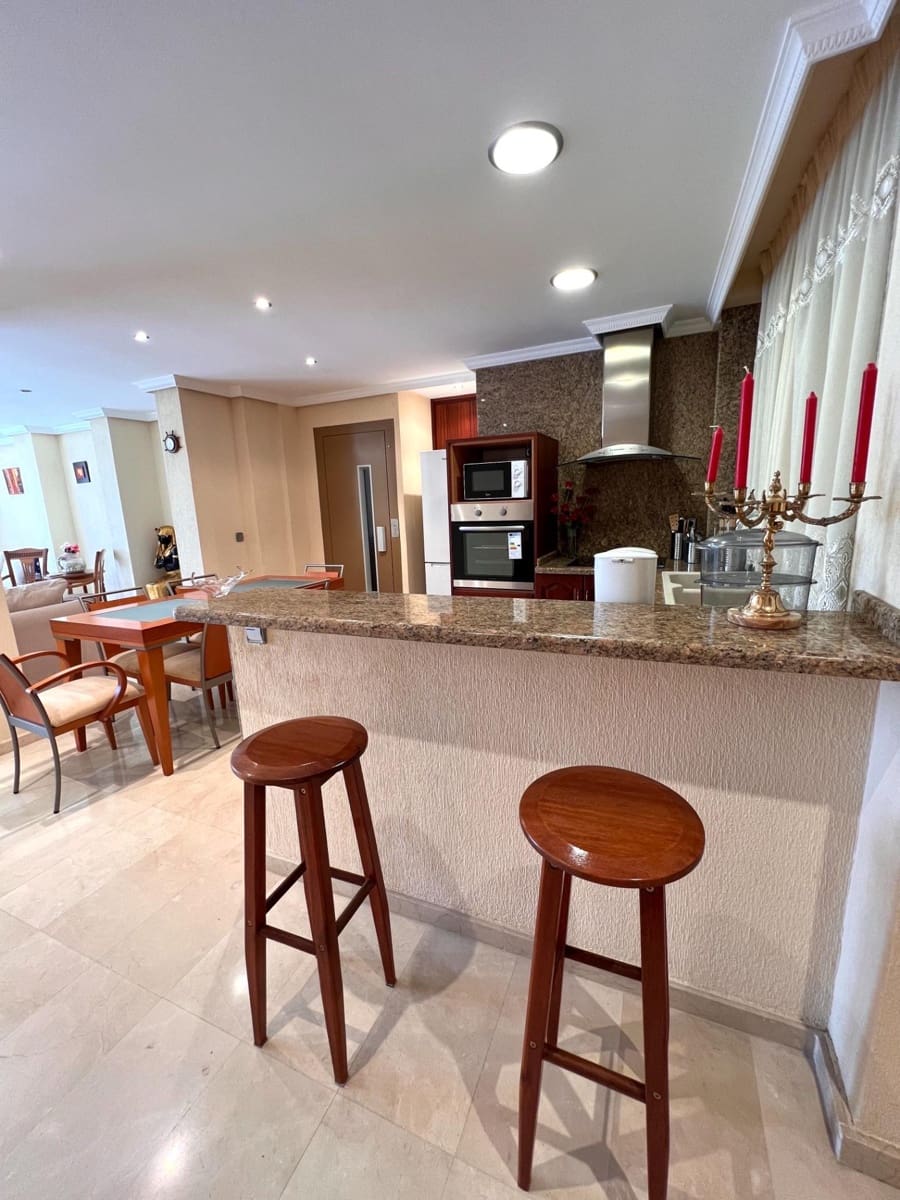 2 bedroom Apartment for sale in Torrevieja - € 550,000 (Ref: 10030586)