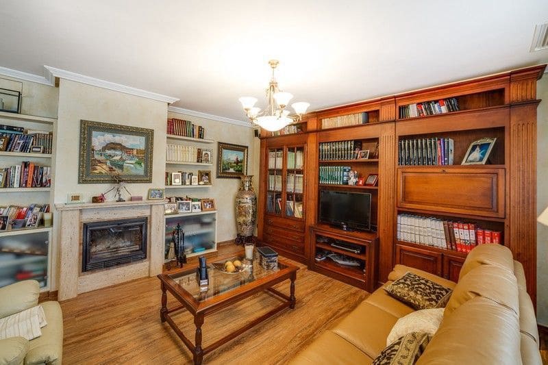4 Zimmer Villa zu verkaufen in Los Montesinos mit Pool Garage - 1.050.000 € (Ref: 10030591)
