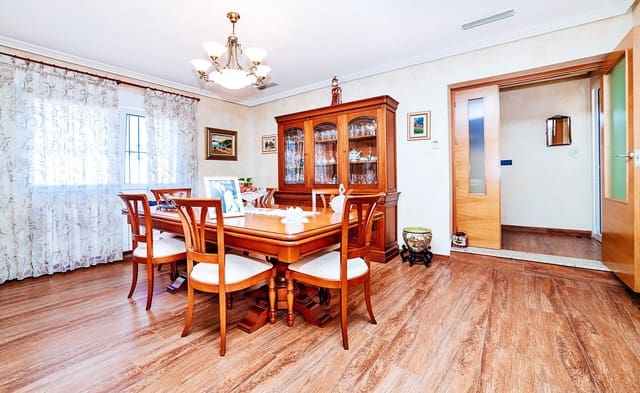 4 Zimmer Villa zu verkaufen in Los Montesinos mit Pool Garage - 1.050.000 € (Ref: 10030591)