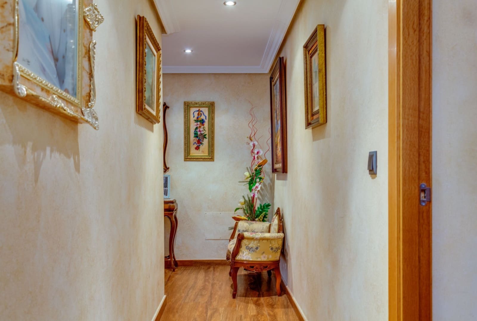4 Zimmer Villa zu verkaufen in Los Montesinos mit Pool Garage - 1.050.000 € (Ref: 10030591)