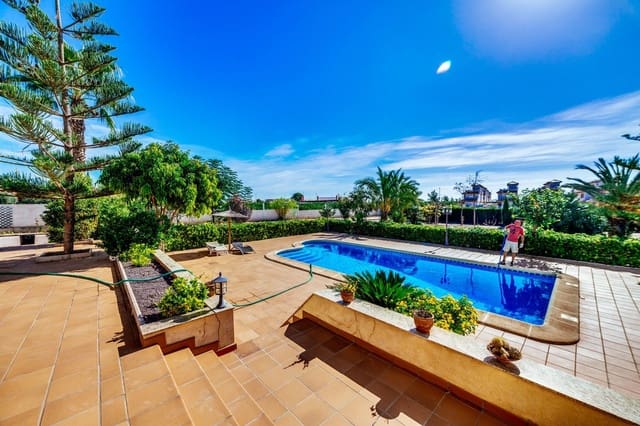4 Zimmer Villa zu verkaufen in Los Montesinos mit Pool Garage - 1.050.000 € (Ref: 10030591)